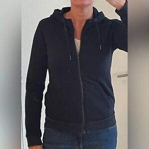 Aritzia Community Brand stretch scuba/fleece hoodie in navy. Size small.